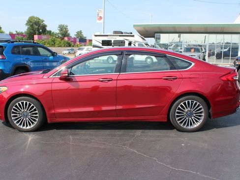 Used 2017 Ford Fusion SE w/ Fusion SE Technology Package AWD/4WD image 4