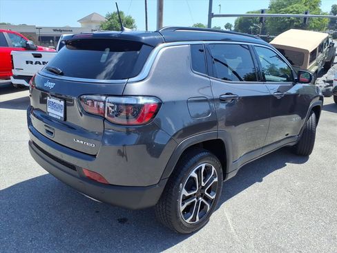 Used 2023 Jeep Compass Limited AWD/4WD image 4