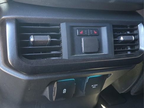 Used 2025 Ford F150 Raptor image 17