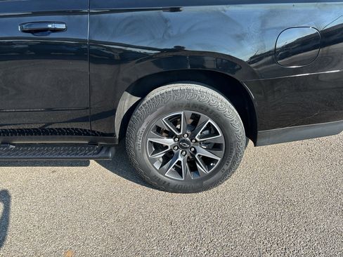 Used 2024 Chevrolet Suburban Z71 w/ Luxury Package AWD/4WD image 11
