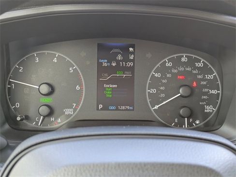 Used 2025 Toyota Corolla LE image 28