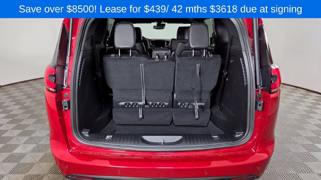 New 2026 Chrysler Pacifica Select w/ S Appearance Package FWD image 9