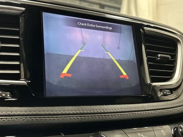Used 2020 Chrysler Pacifica Limited FWD image 23