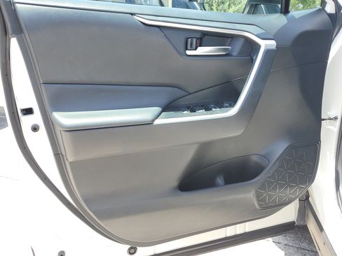 Used 2024 Toyota RAV4 XLE w/ Convenience Package FWD image 22