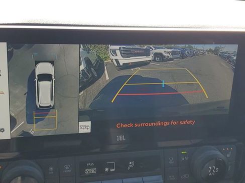Used 2024 Toyota Grand Highlander AWD image 18
