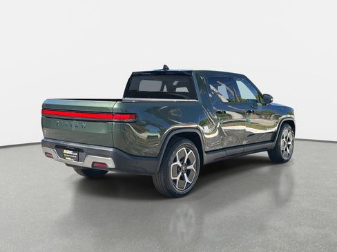 Used 2024 Rivian R1T Adventure image 3