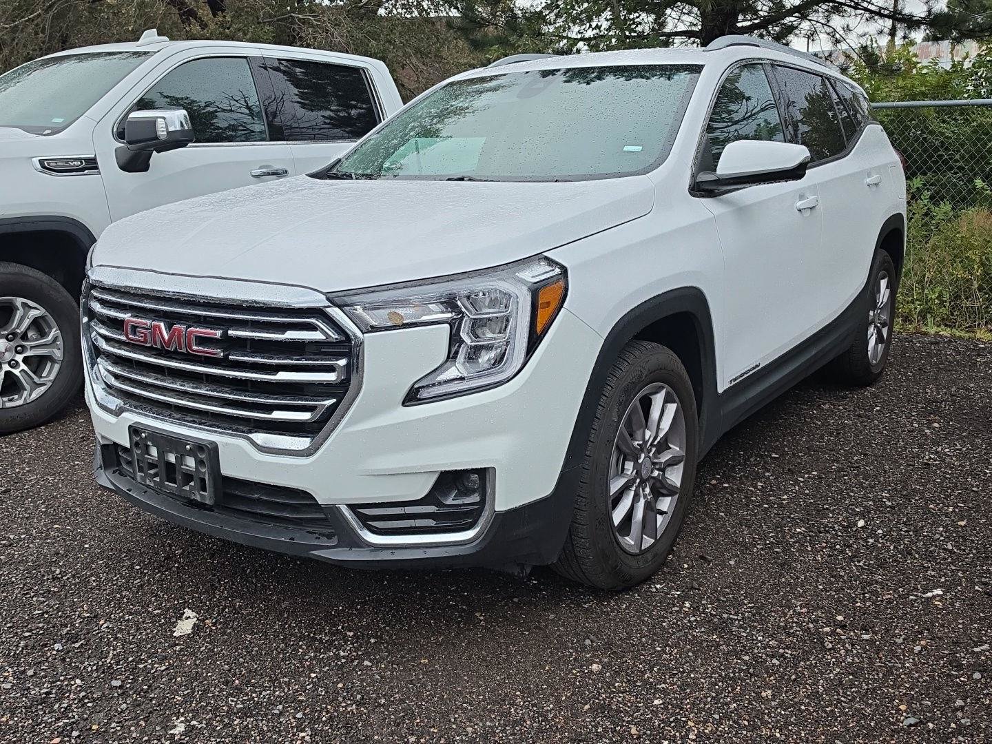 Used 2024 GMC Terrain SLT AWD/4WD image 1