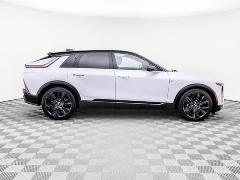 Certified 2026 Cadillac Lyriq Signature Sport w/ Nappa Leather Package AWD/4WD image 7