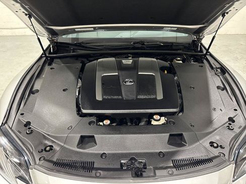 Used 2018 Lexus LS 500 w/ Accessory Package (Z1) RWD image 17