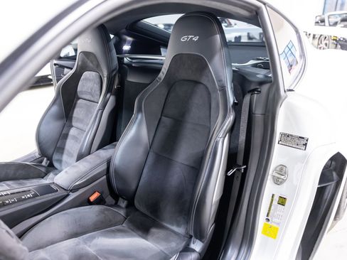 Used 2021 Porsche 718 Cayman GT4 image 31