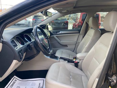 Used 2015 Volkswagen Golf TDI SE image 9