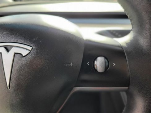 Used 2021 Tesla Model 3 Performance image 23