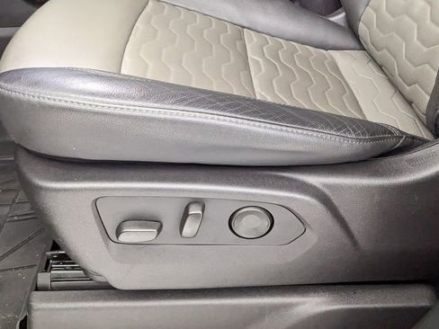 Used 2024 Chevrolet Silverado 1500 ZR2 w/ Technology Package image 28