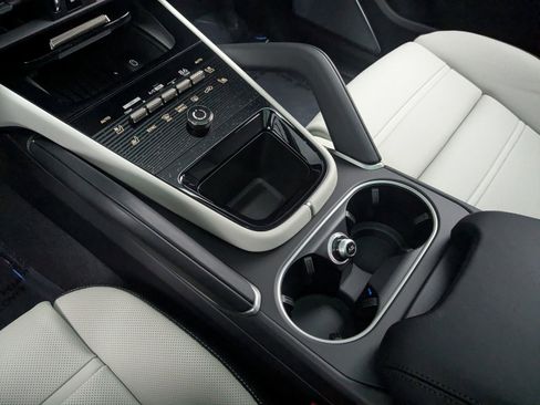 New 2026 Porsche Cayenne Turbo image 21