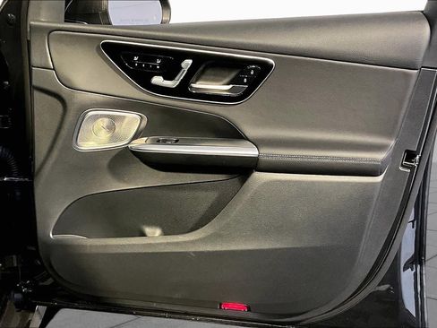 Used 2026 Mercedes-Benz GLC 300 4MATIC image 23