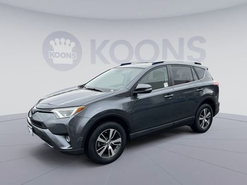 Used 2017 Toyota RAV4 XLE w/ Carpet Mat Package image 1