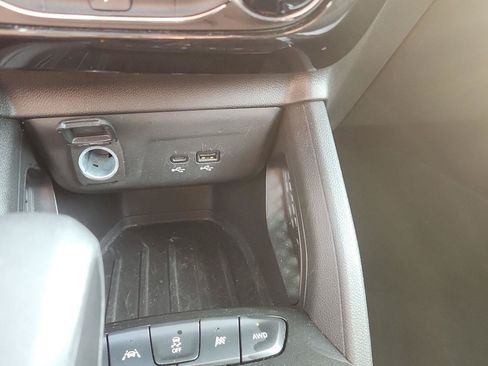 Used 2025 Chevrolet TrailBlazer LT AWD/4WD image 19