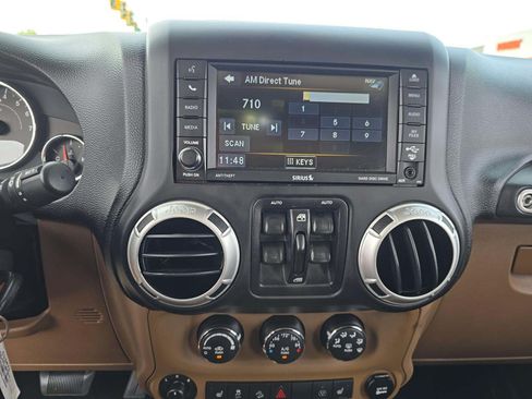 Used 2014 Jeep Wrangler Unlimited Sahara w/ Max Tow Package AWD/4WD image 3