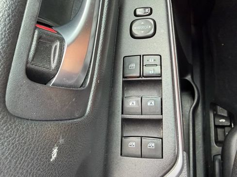 Used 2015 Toyota Camry SE w/ Moonroof Package FWD image 27