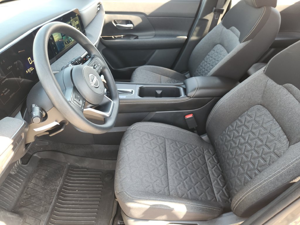 Certified 2025 Nissan Kicks SV w/ SV Premium Package AWD/4WD image 9