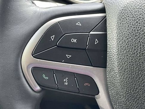 Used 2018 Jeep Grand Cherokee Overland AWD/4WD image 20