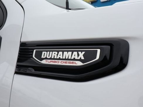 Used 2024 GMC Sierra 1500 Elevation image 2