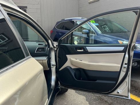 Used 2018 Subaru Outback 2.5i Premium AWD/4WD image 11