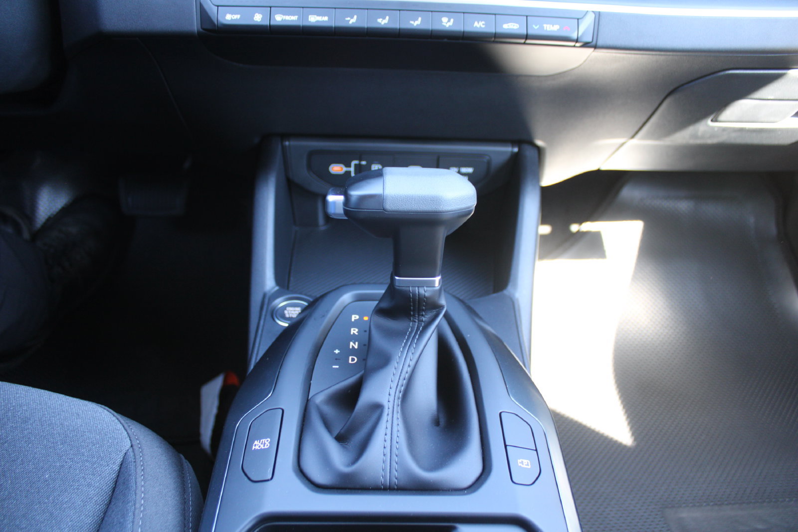 New 2026 Kia K4 FWD image 32