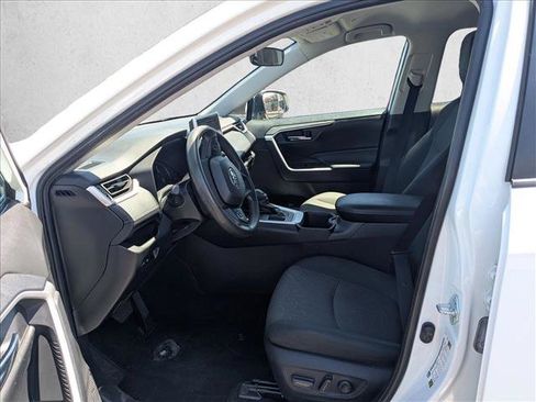 Used 2024 Toyota RAV4 XLE FWD image 22
