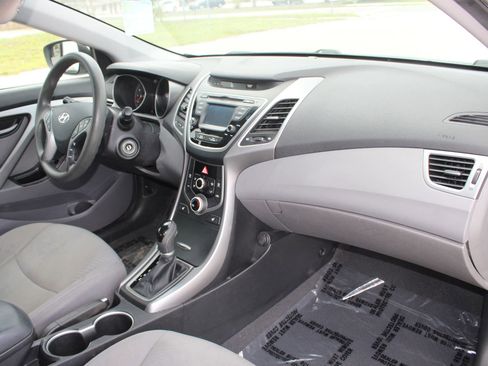 Used 2014 Hyundai Elantra SE w/ Option Group 02 FWD image 20