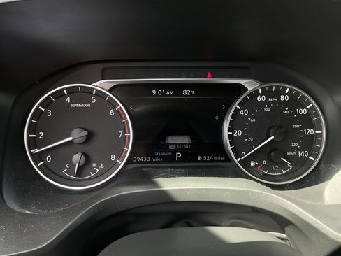 Used 2025 Nissan Rogue SV FWD image 27