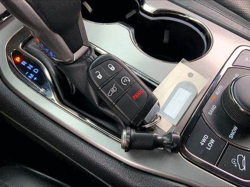 Used 2020 Jeep Grand Cherokee High Altitude AWD/4WD image 15
