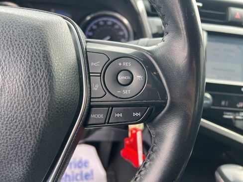 Used 2020 Toyota Camry SE image 15