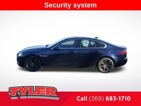 Used 2017 Jaguar XF Premium image 4