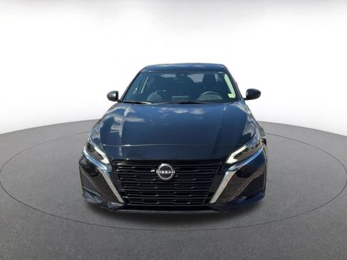 Used 2025 Nissan Altima 2.5 SV image 4