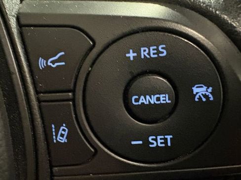 Used 2022 Toyota Corolla Cross L AWD/4WD image 12