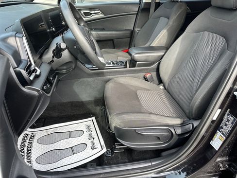 Used 2023 Kia Sportage LX image 15