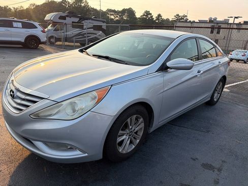 Used 2013 Hyundai Sonata GLS w/ Popular Equipment Pkg FWD image 1