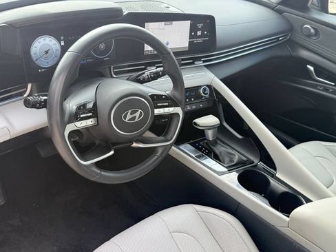 Used 2024 Hyundai Elantra Limited FWD image 11