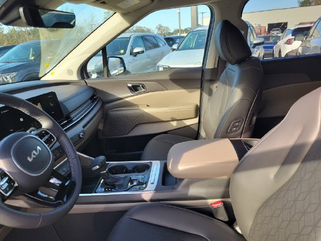 New 2026 Kia Carnival EX FWD image 8