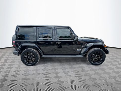 Used 2022 Jeep Wrangler Unlimited Sahara AWD/4WD image 5