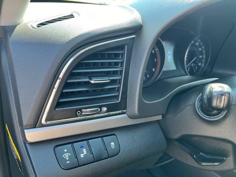 Used 2018 Hyundai Elantra SEL FWD image 10