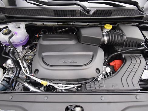 New 2027 Chrysler Pacifica LX FWD image 10