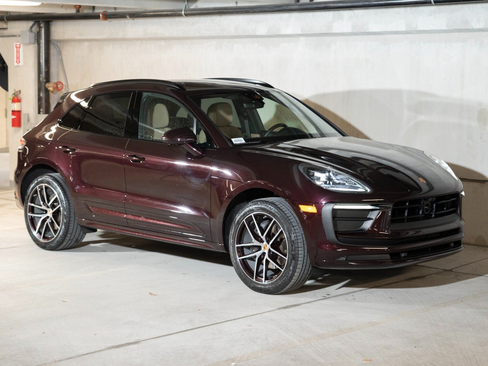 Certified 2026 Porsche Macan AWD/4WD image 7