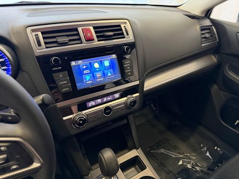 Used 2019 Subaru Outback 2.5i AWD/4WD image 18