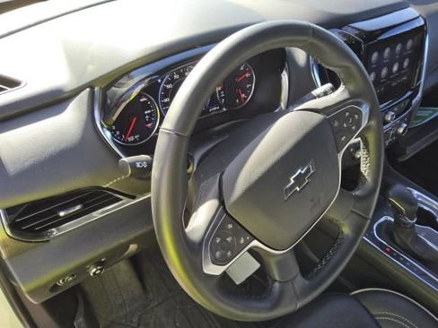 Used 2023 Chevrolet Traverse Premier w/ Redline Edition FWD image 4