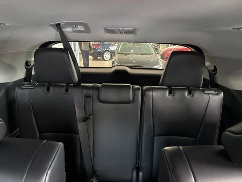 Used 2023 Toyota Highlander XLE image 14