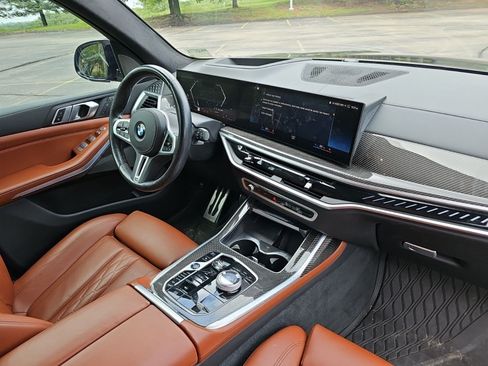 Used 2023 BMW X7 M60i AWD/4WD image 14