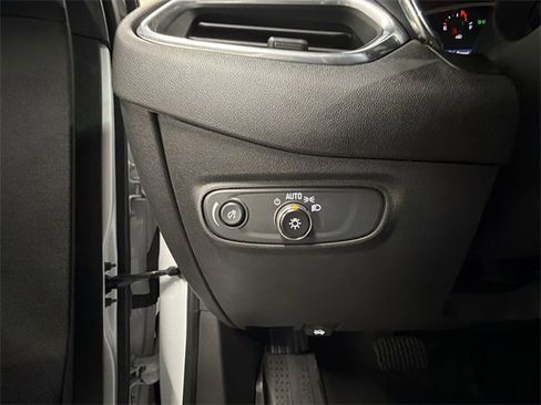 Certified 2024 Chevrolet Equinox LT w/ LPO, Floor Liner Package image 18