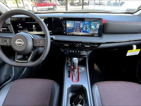 Certified 2026 Nissan Kicks SR FWD image 5